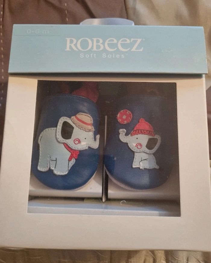 Chaussons Robeez 17/18 neufs
