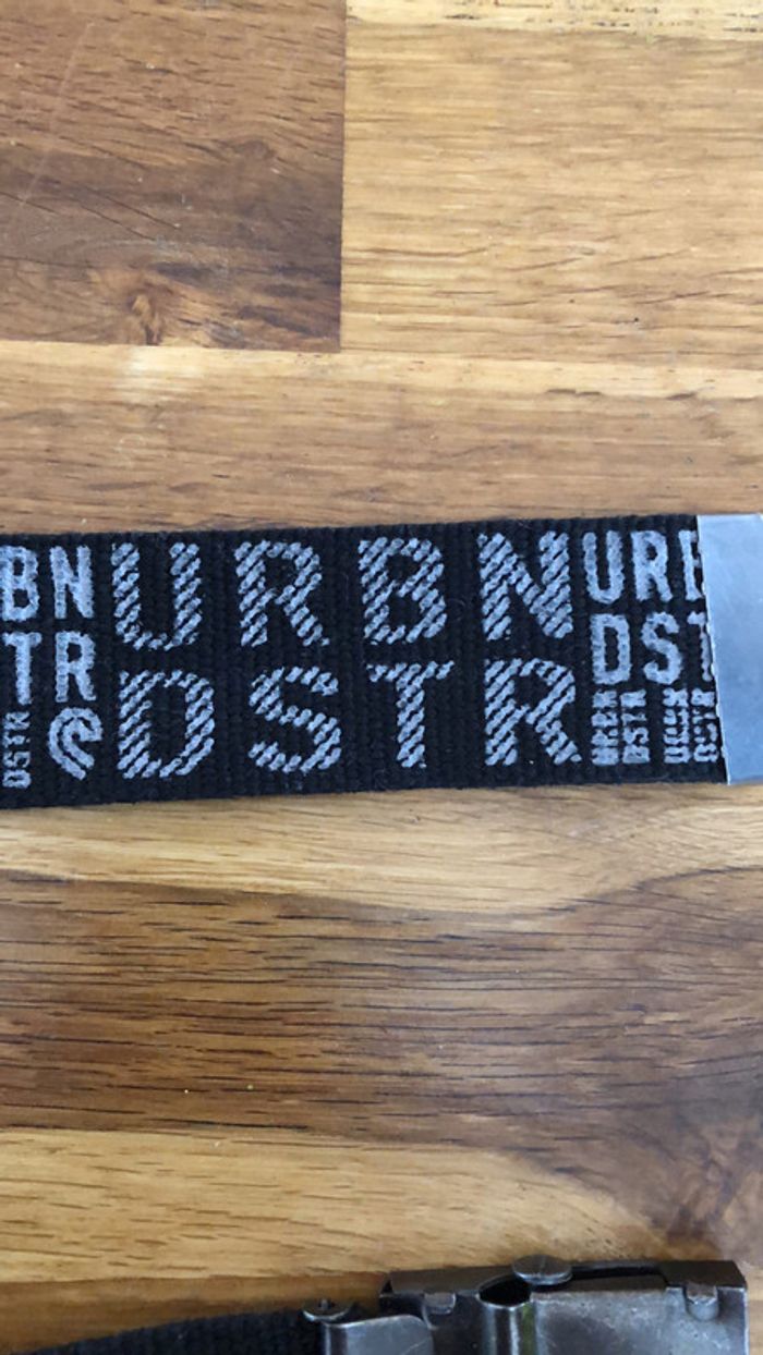 Ravissante ceinture 💜 noire vraiment très chouette - photo numéro 8