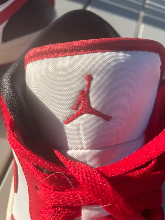 Baskets Air Jordan 1 Low Rouge blanc noir - photo numéro 8