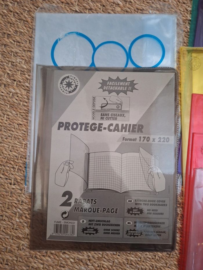 Protéges cahiers - photo numéro 2