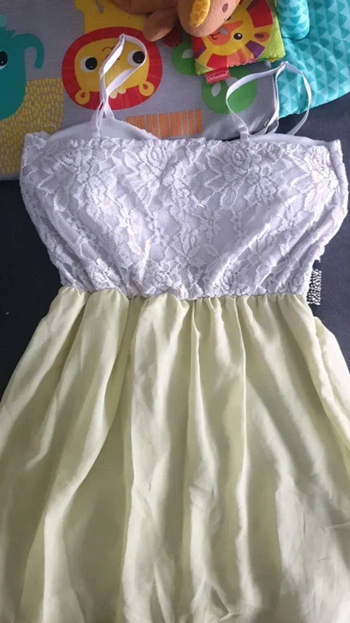 Robe blanche et jaune - photo numéro 3
