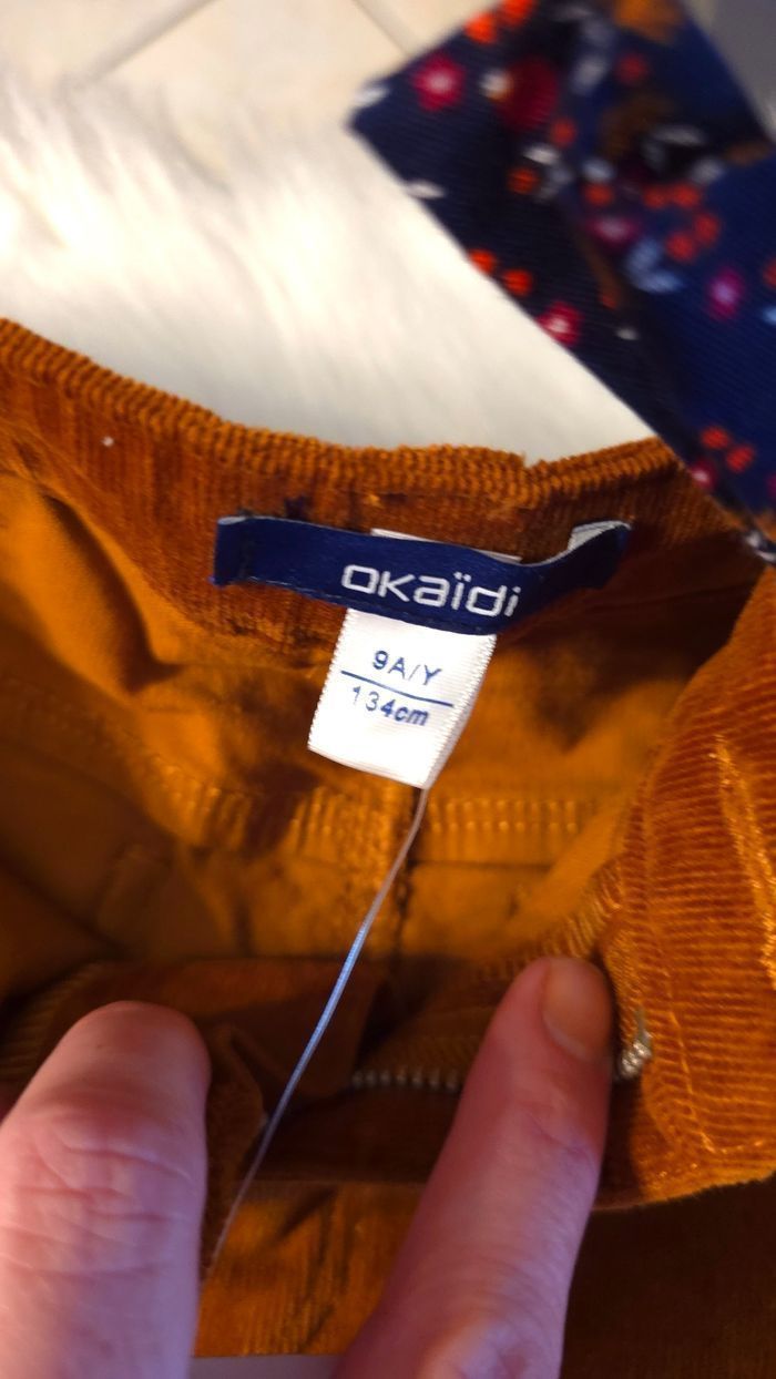 Neuf (non porté)🏷🥰😍 superbe pantalon velours 9ans fille 😍🥰🤩 - photo numéro 4