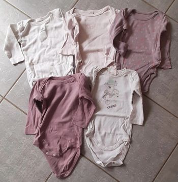 Lot 5 bodies fille ml 9mois