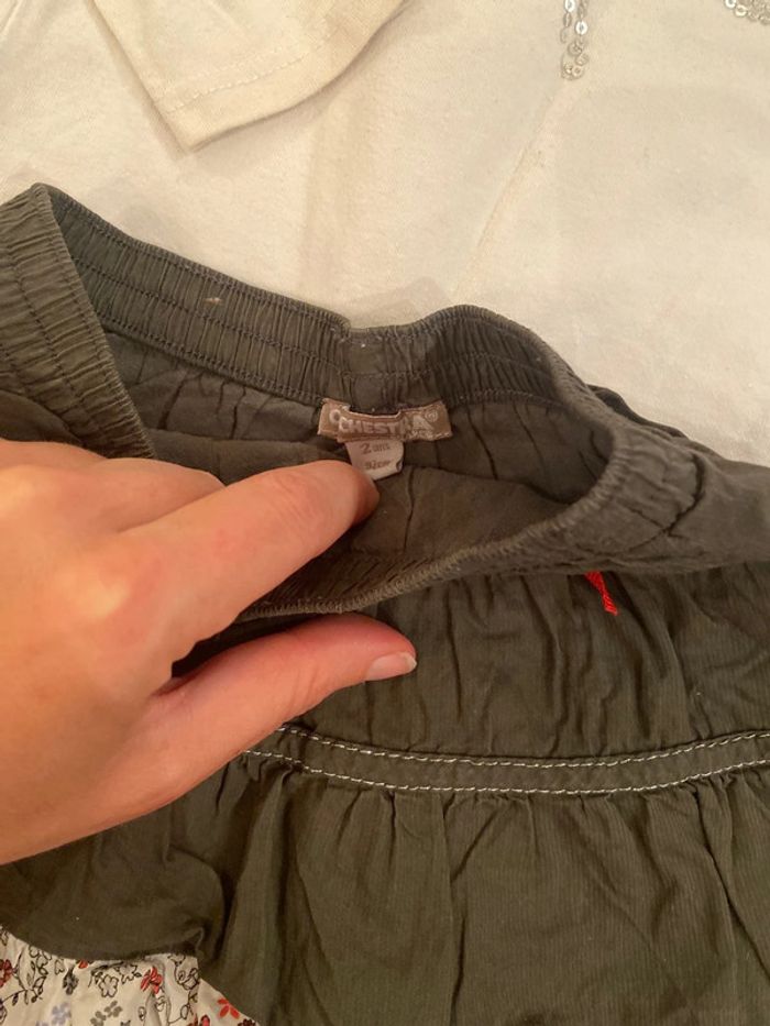 Bel Ensemble 2 ans à 3 ans pull fin et jupe à fleurs - photo numéro 3