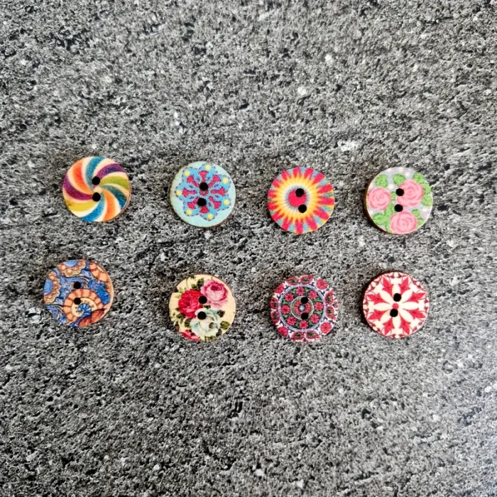 Lot de 16 boutons en bois vintage - photo numéro 3