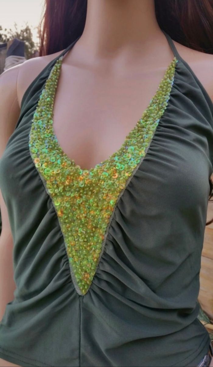 Dos nu débardeur vert kaki avec Plastron en sequins - photo numéro 3