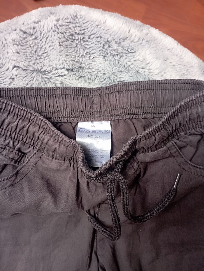 Pantalon gris 6 ans 2€ - photo numéro 2