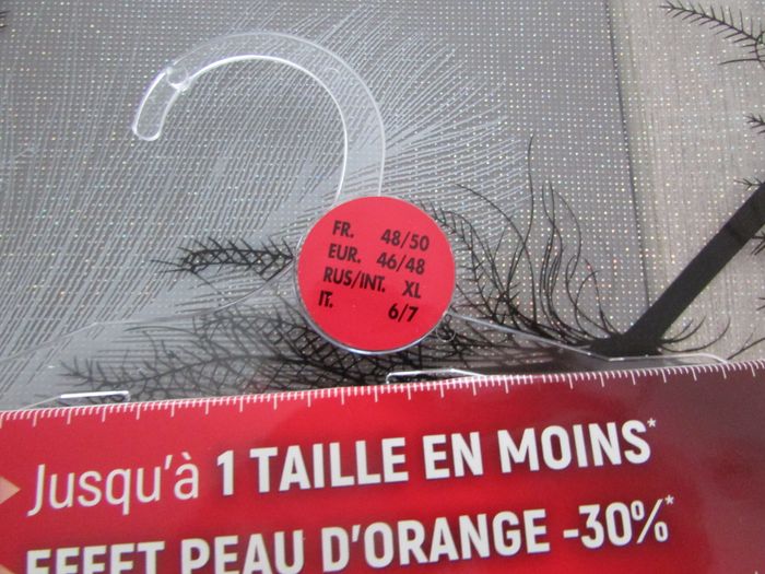Panty gainant Action Minceur DIM Taille 42/44 - photo numéro 3