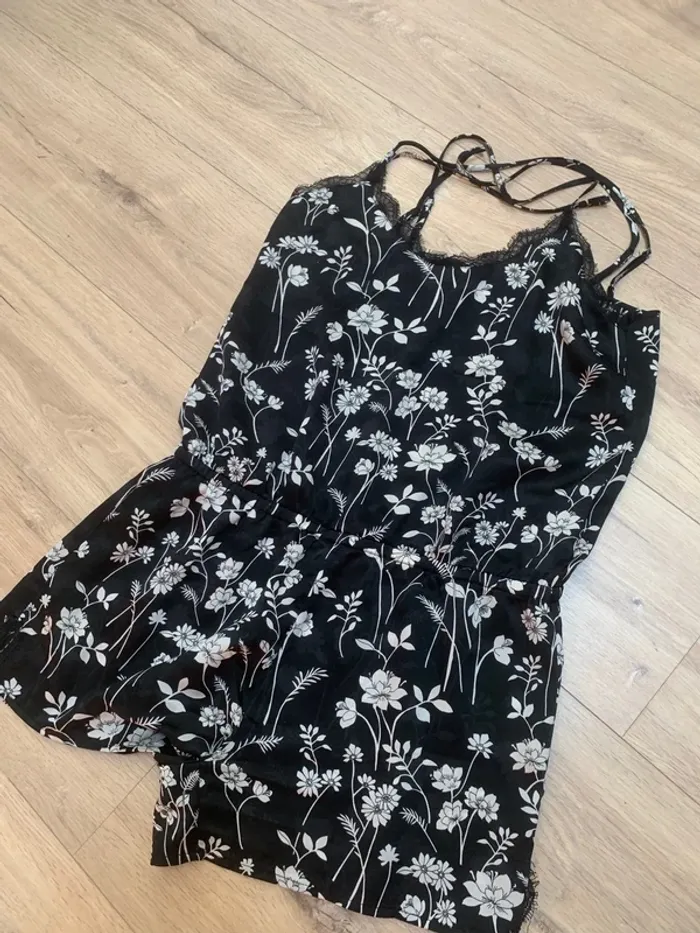 Combi short pyjama noir et blanche Etam