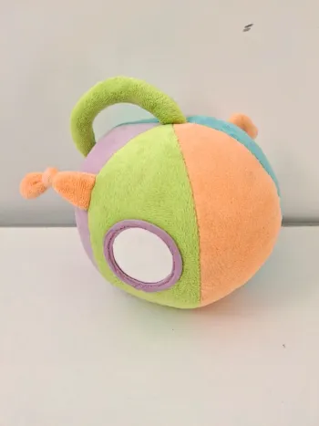 Boule avec des grelots dedans