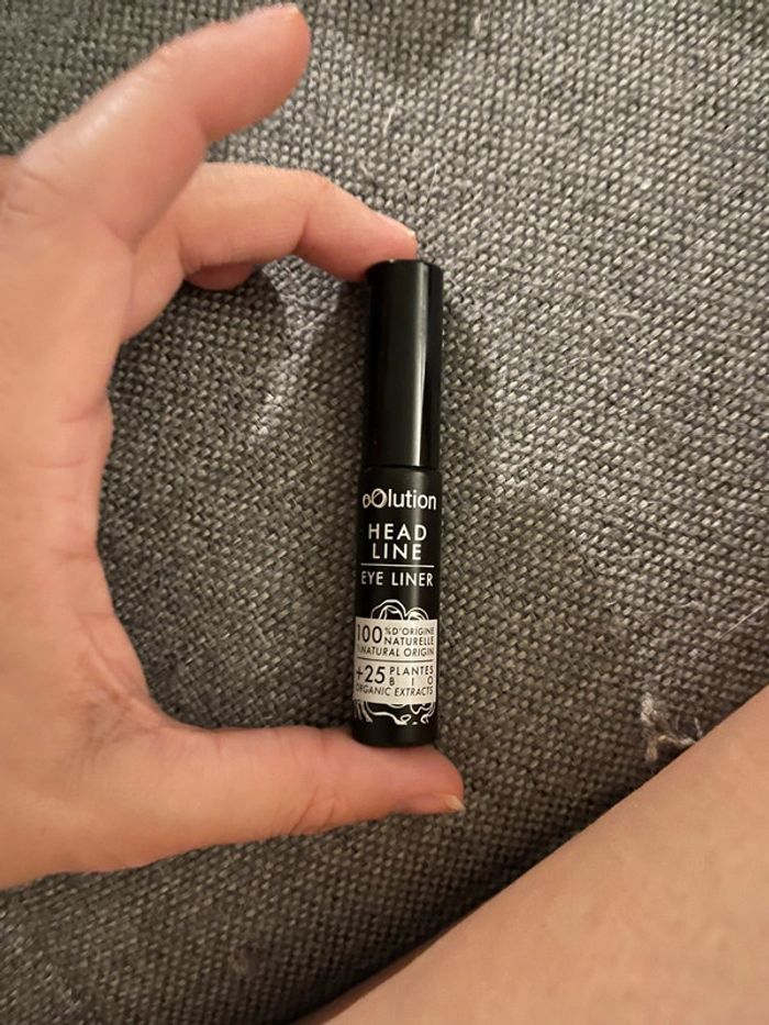 Eye liner