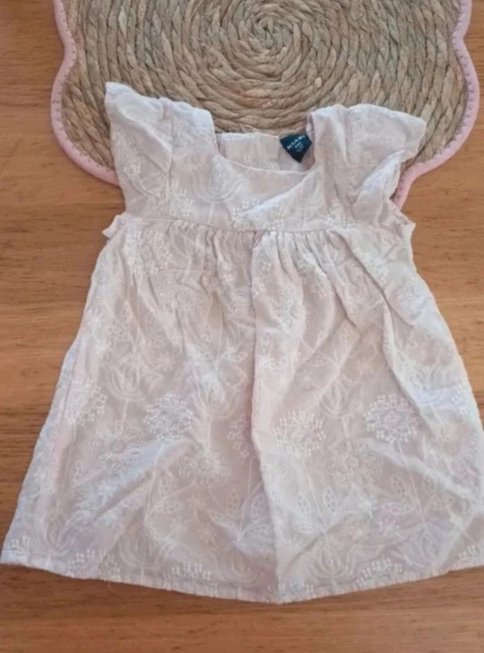 Magnifique robe 6 mois - photo numéro 2