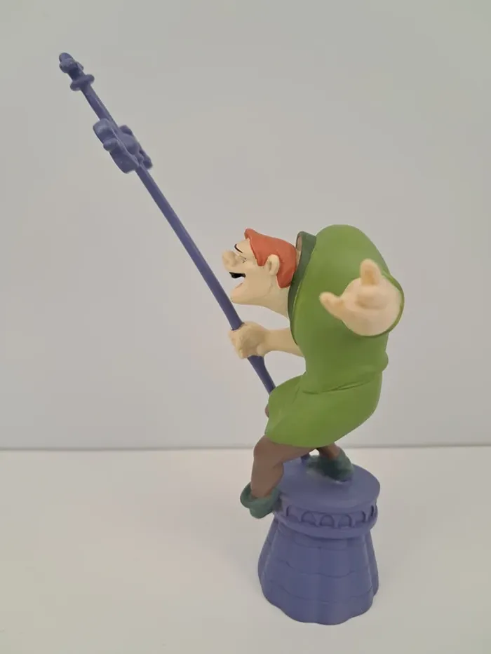 Figurine Quasimodo dans Le Bossu de Notre Dame de Walt Disney - photo numéro 4