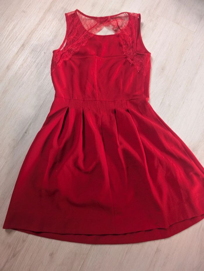 Robe avec superbe dos en dentelles - photo numéro 6