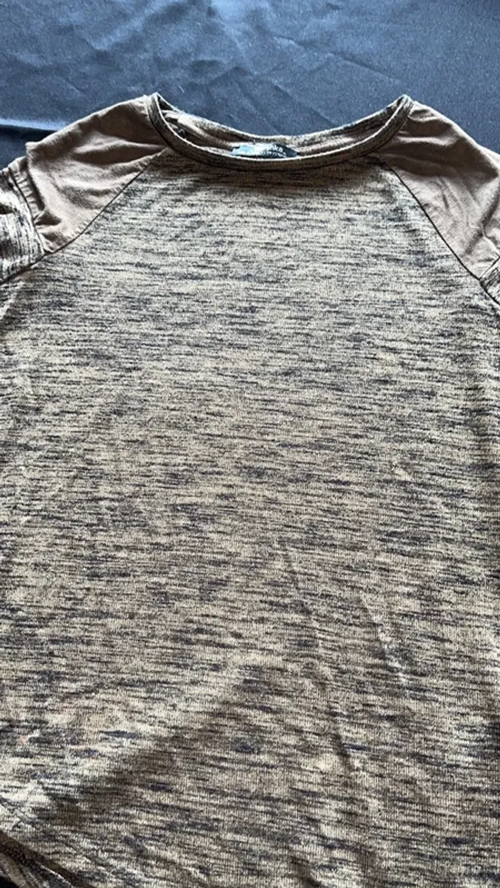 Haut Bershka kaki taille xs - photo numéro 2