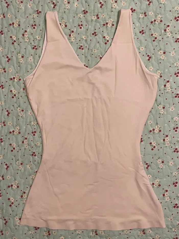 4-in-1 form fitting tank top