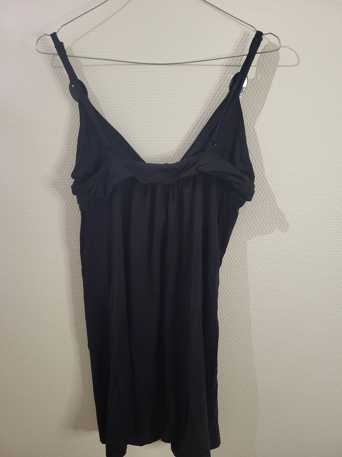 Robe noir avec anneaux - photo numéro 2