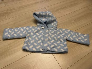 Gilet fait main 6 mois