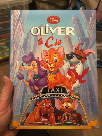Livre Disney Oliver et compagnie
