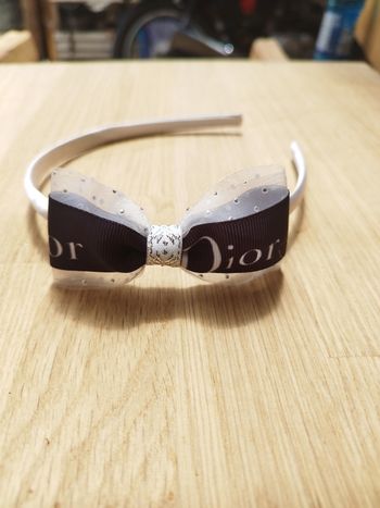 Serre tête blanc et noir D