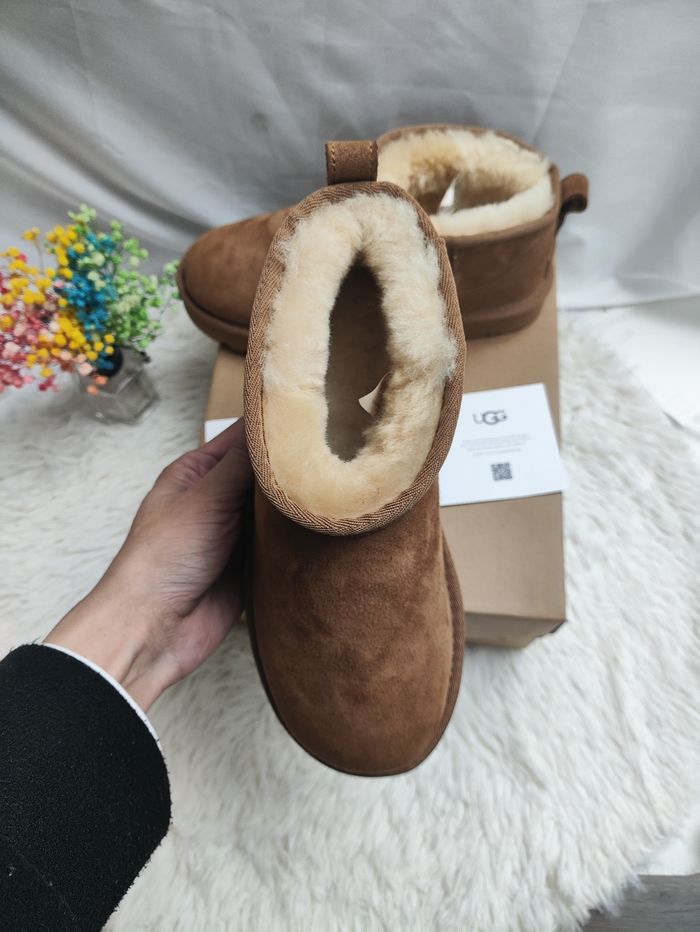 Bottes UGG Classic Ultra Mini couleur châtaigne 40 - photo numéro 2