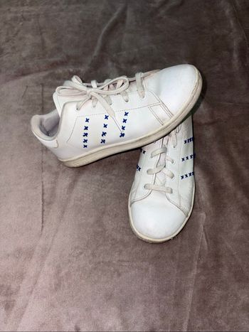 Baskets Adidas Stan Smith enfant taille 35 bleues et blanches en bon état