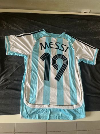 Maillot rétro Argentine domicile 2006 🇦🇷 Messi n°19 – Taille L 