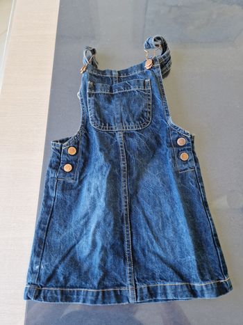 Salopette en jeans de marque kiabi taille 4 ans