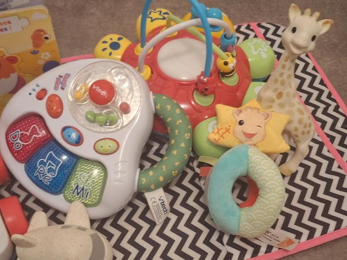 Jouets bébé divers