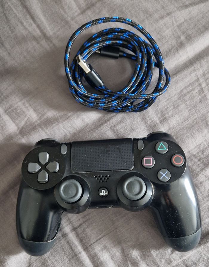 PS4 1TO +4KEUX - photo numéro 2
