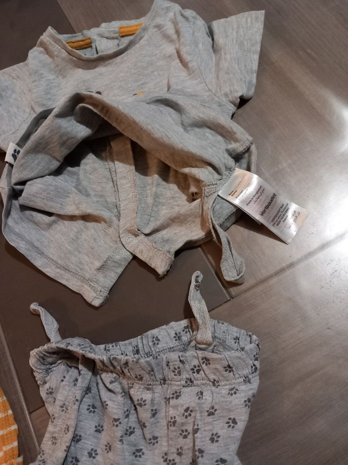 2 pyjamas 12mois - photo numéro 3