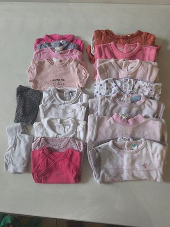 Lot vêtements fille 1mois