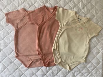 Lot de 3 bodies Kiabi taille 9 mois - En très bon état