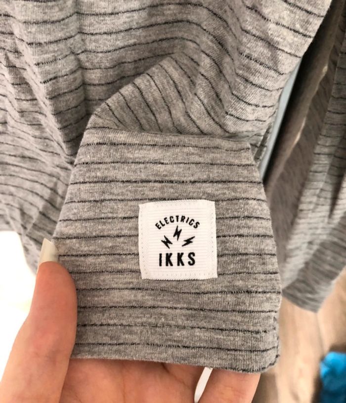 Pull gris chiné avec des rayures noires Col avec des boutons Ikks 14 ans 88% coton - photo numéro 4