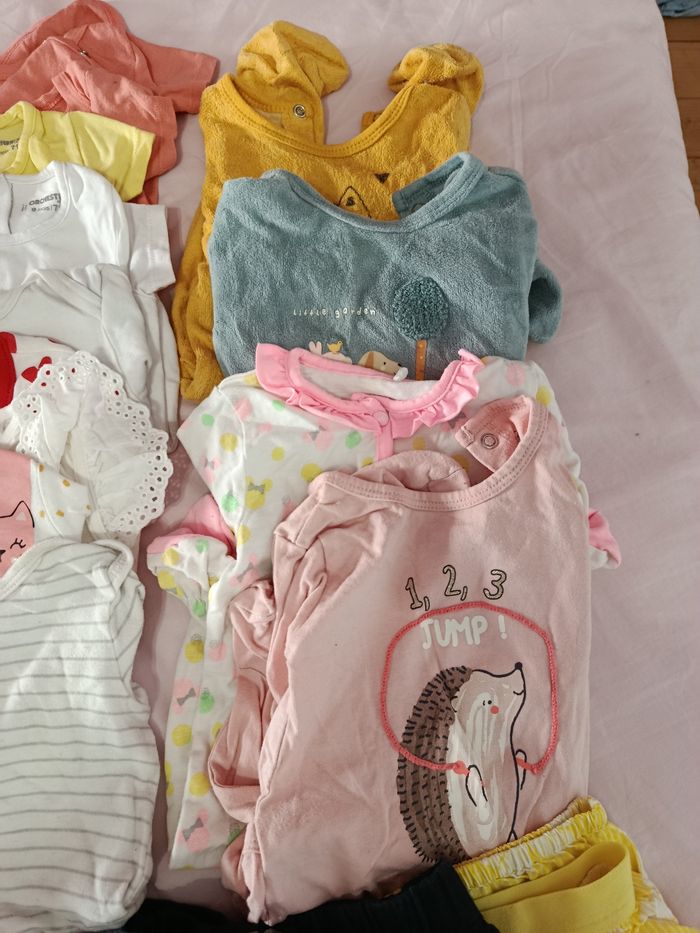 Lot vêtements fille 6 mois - photo numéro 10