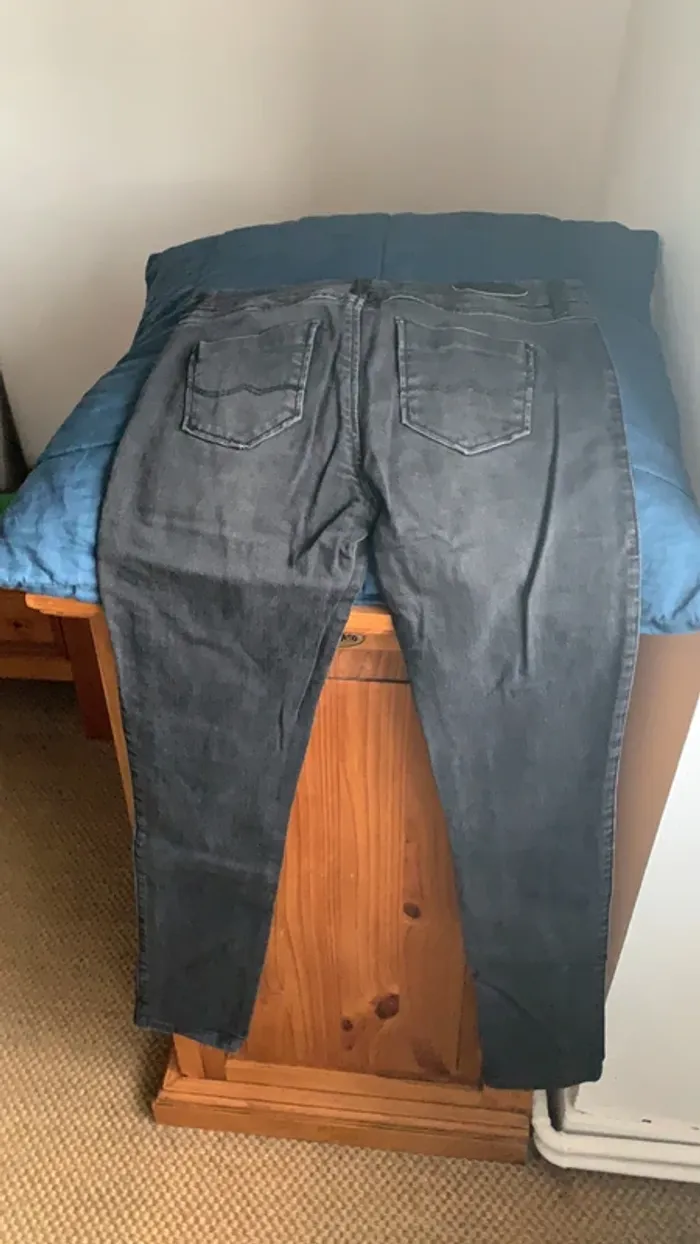 Jeans noir - photo numéro 4