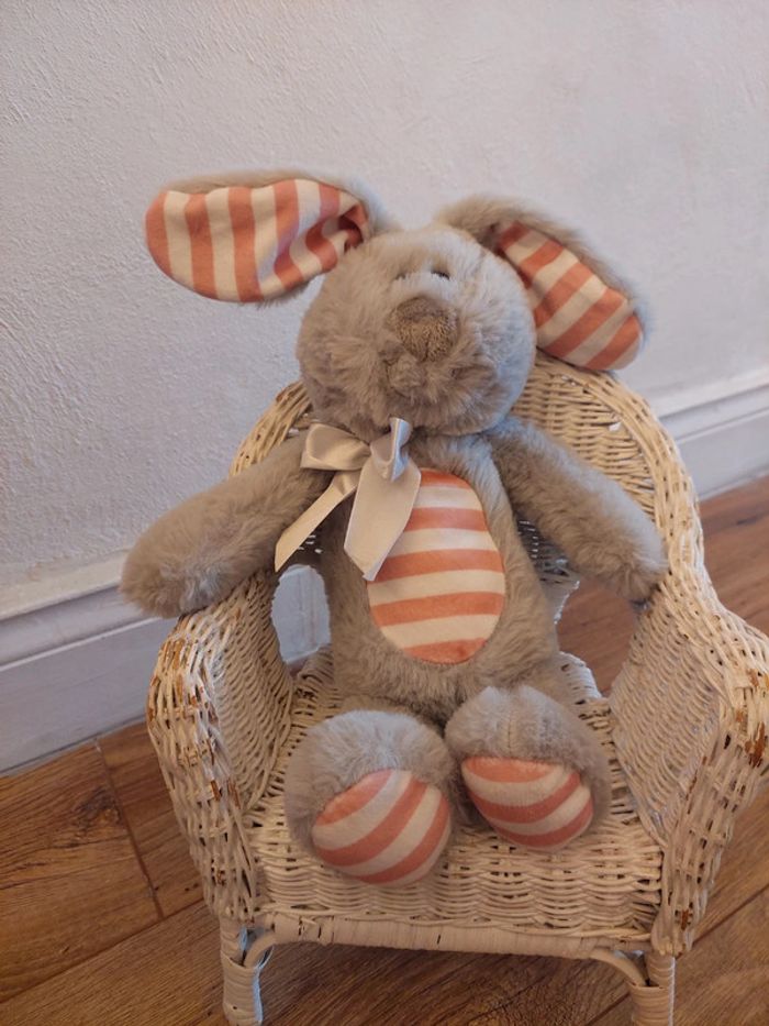 Peluche lapin gris rayé rose Auchan