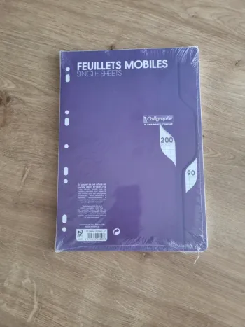 1 paquet feuille simple petit carreaux