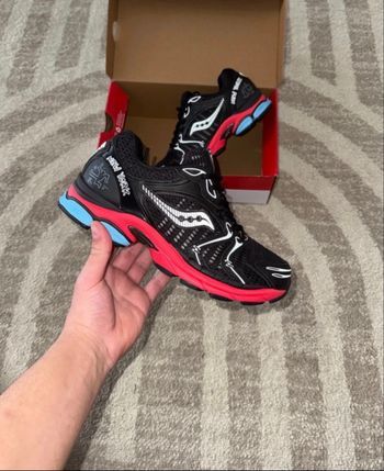 Saucony noir neuf jamais porté