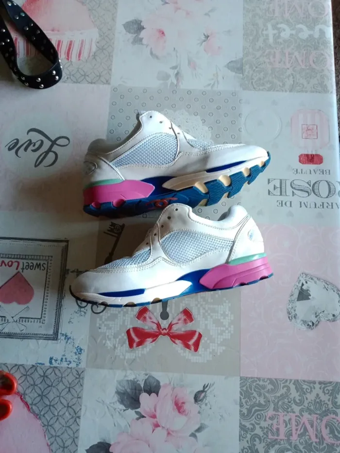 Paire de baskets - photo numéro 4