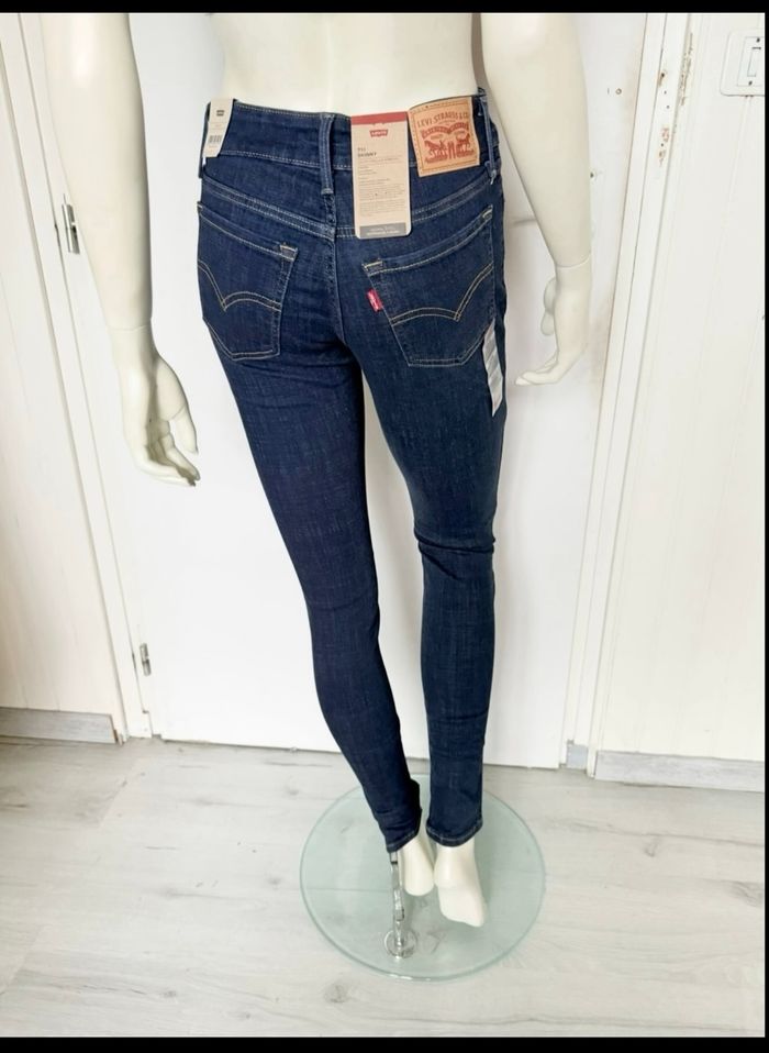 Jean Levi’s 711 Skinny femme – Taille 26/32 – bleu foncé – Neuf avec étiquette - photo numéro 8