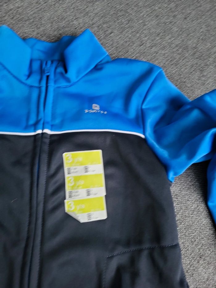 Veste de survêtement neuve - photo numéro 2