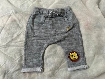 Pantalon survêtement sarouel gris kiabi 6 mois