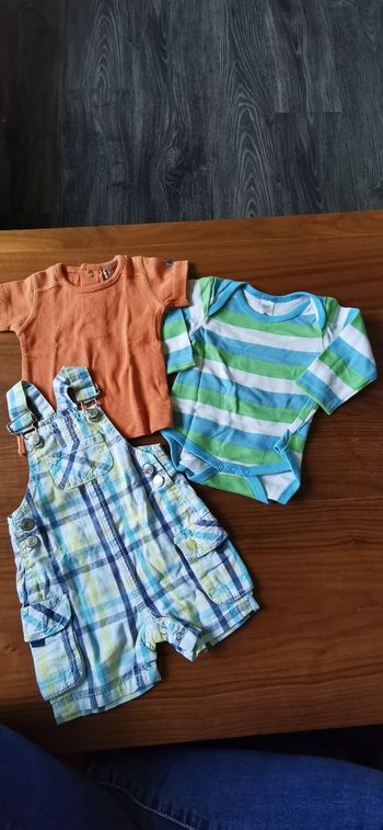 Salopette courte été  bodie tee shirt bébé garçon 3 mois