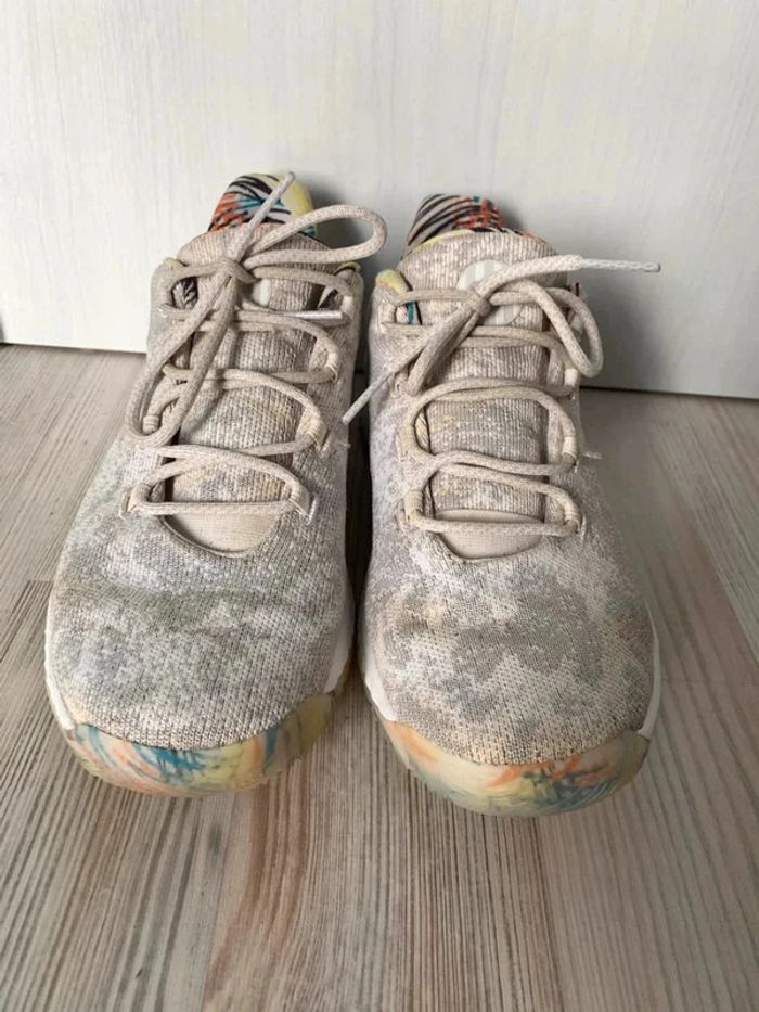 James Harden basketball shoes, chaussures de basket taille 40 2/3