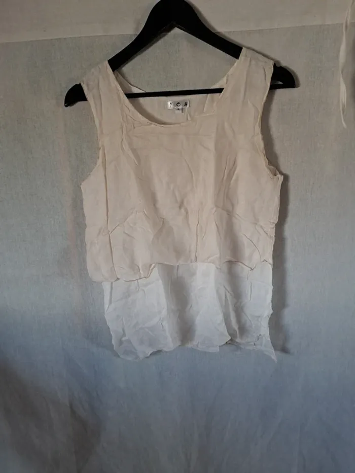 Débardeur blanc et beige en voile légère