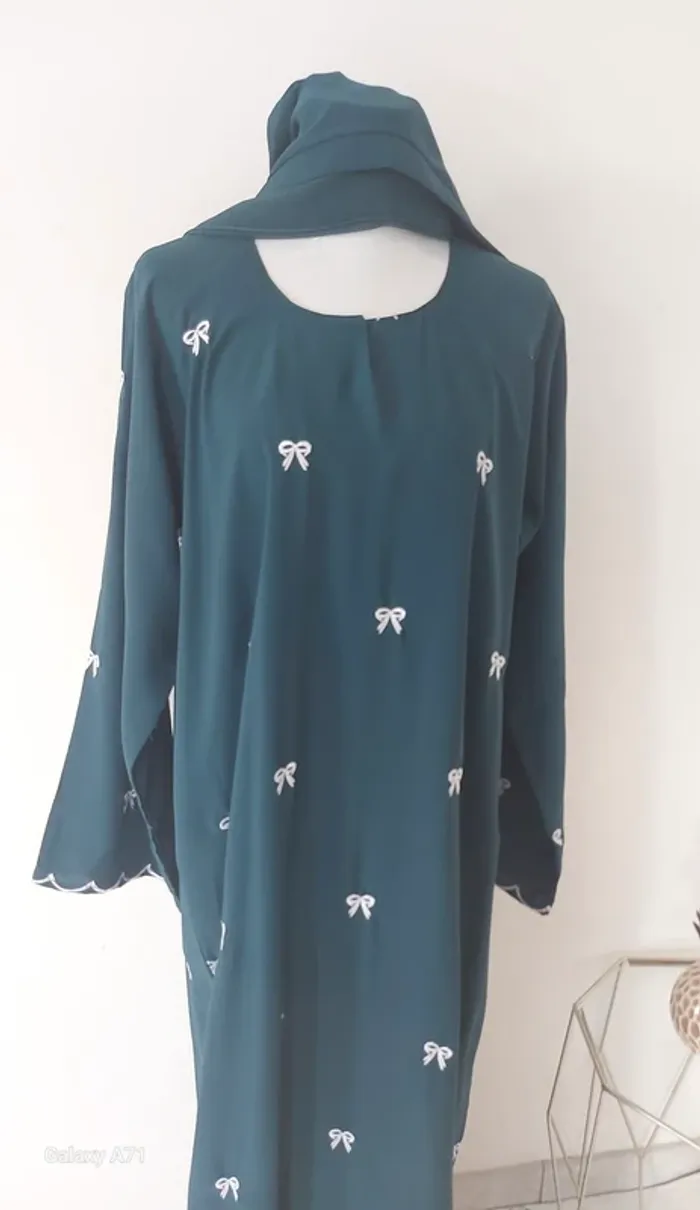 Robe Dubai avec motifs neuve - photo numéro 7