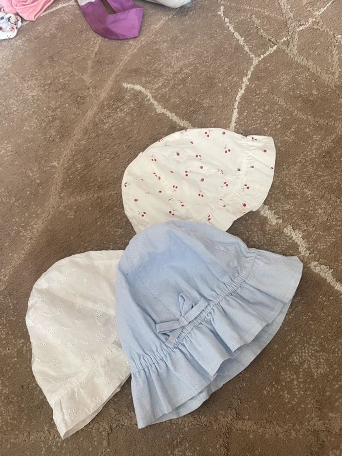 Lot 3 chapeaux fille