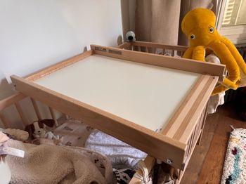 Plan à langer - comme neuf - à poser sur lit bébé 60x120