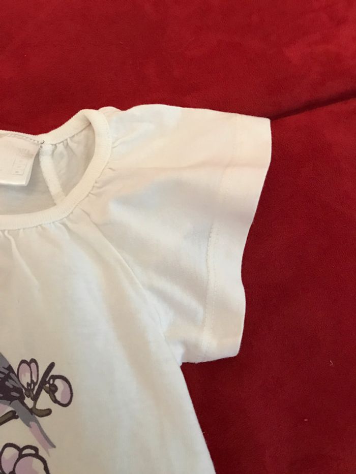 T-shirt blanc avec impression mauve - photo numéro 2